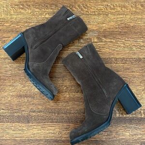 La Canadienne Peppa Suede Bootie Brown 10